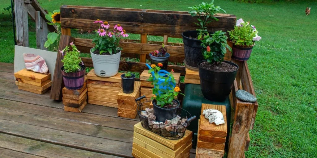 What Are the Best Budget-Friendly Outdoor Décor Ideas?